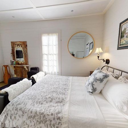 יופאלה The Farmhouse Private Apartments מראה חיצוני תמונה